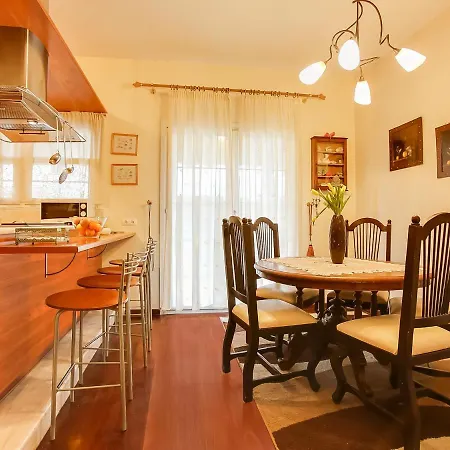 Lavish In Close To The Beach And Pilion With Netflix וילה וולוס
