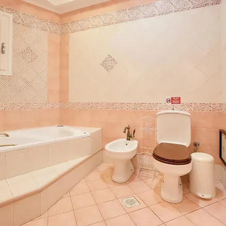 Lavish In Close To The Beach And Pilion With Netflix וולוס